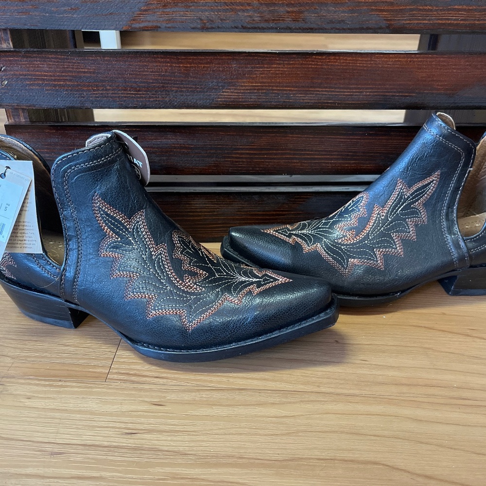Ariat Dixon Low Heel